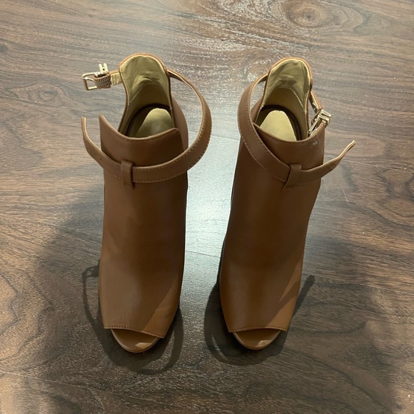 Michael Kors open toe bootie - Picture 2 of 5